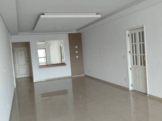 #527 - Apartamento para Venda em Santos - SP